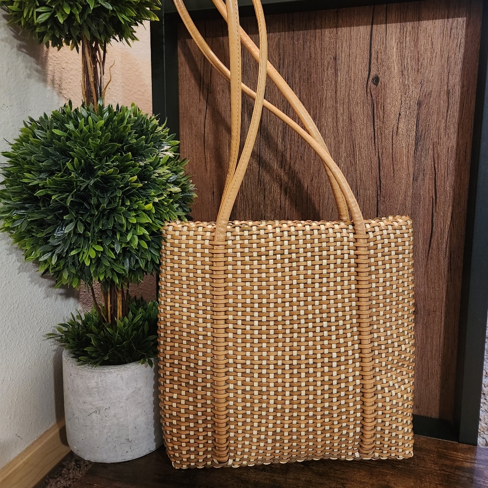 ✨️ RARE ✨️ NINE WEST WOVEN VEGAN LEATHER TOTE